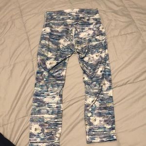 Lululemon design crops